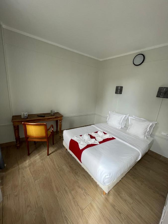 Hotel Central Saint-Denis  Esterno foto